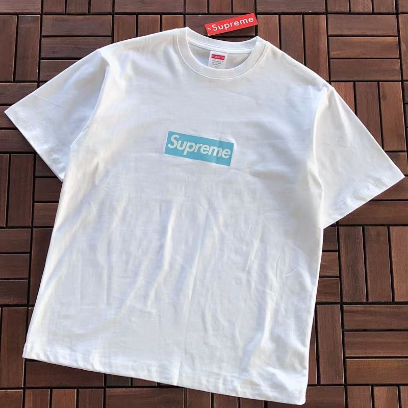 SUPREME T-SHIRT 11111081 (im 185CM 80KG iwear size M in the photo)