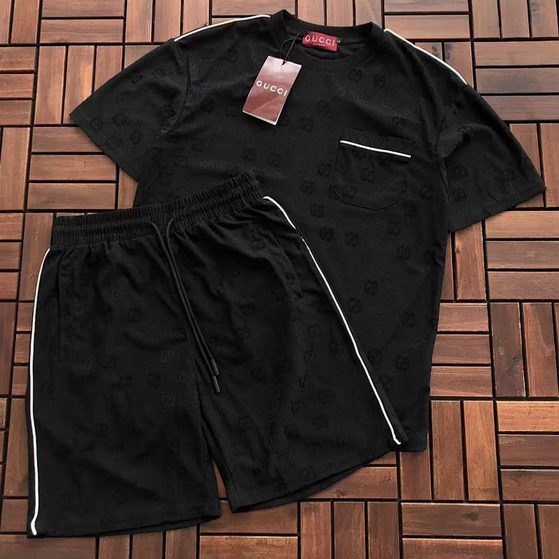 GUCCI T-SHIRT SHORTS 33121004 (im 176CM 58KG iwear size L in the photo)