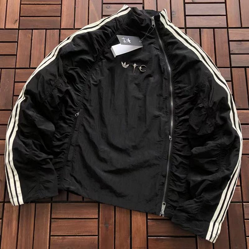 THUG CLUB &ADIDAS JACKET 88010923 (im 180CM 68KG iwear size M in the photo)