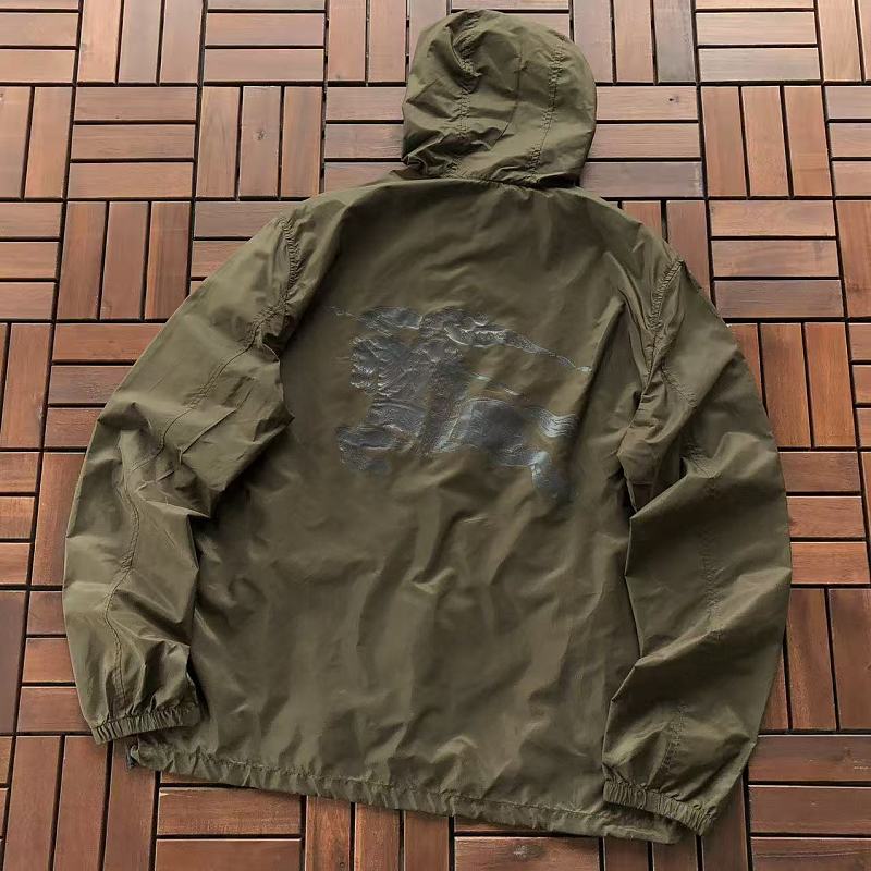 BURBERRY JACKET 66051833 (im 185CM 80KG iwear size L in the photo)