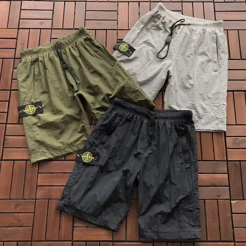 STONE ISLAND SHORTS 55042123 (im 185CM 70KG iwear size M in the photo)