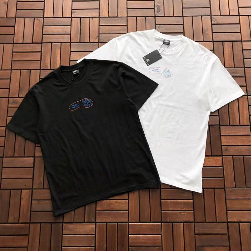 NIKE T-SHIRT 22102727 (im 176CM 58KG iwear size M in the photo)