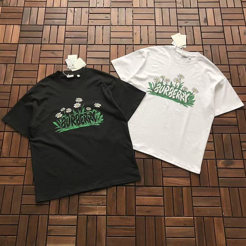BURBERRY T-SHIRT 55012126 (im 176CM 58KG iwear size S in the photo)