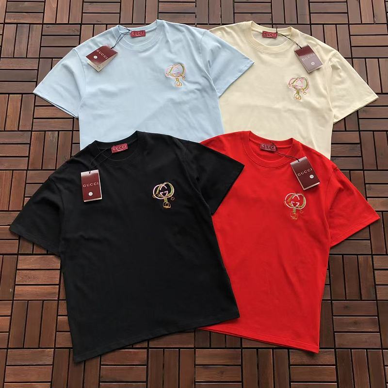 GUCCI T-SHIRT 88042002 (im 185CM 80KG iwear size XS in the photo)