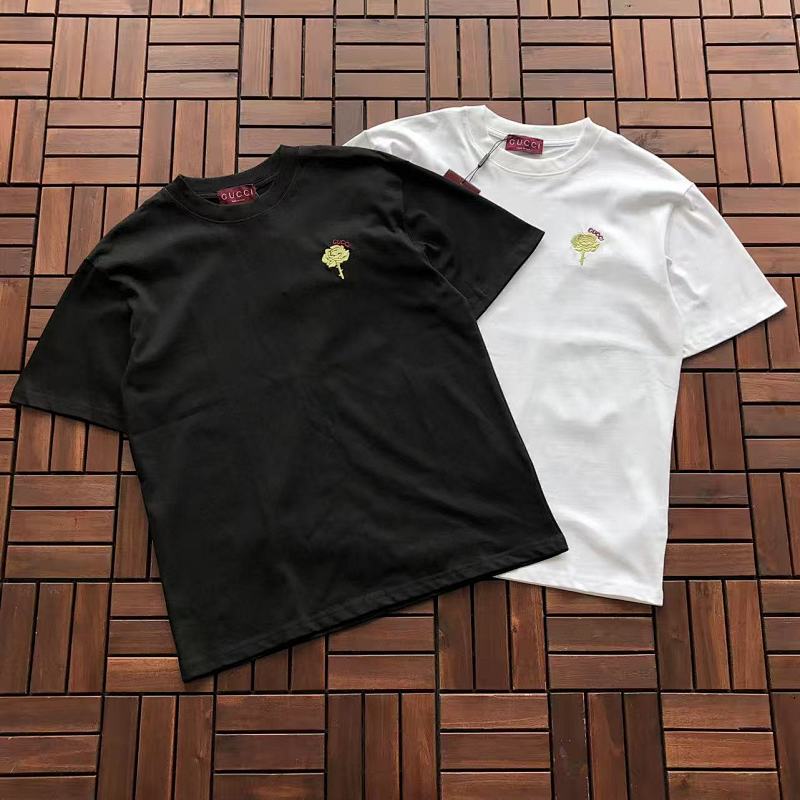 GUCCI T-SHIRT 11111443 (im 176CM 58KG iwear size S in the photo)