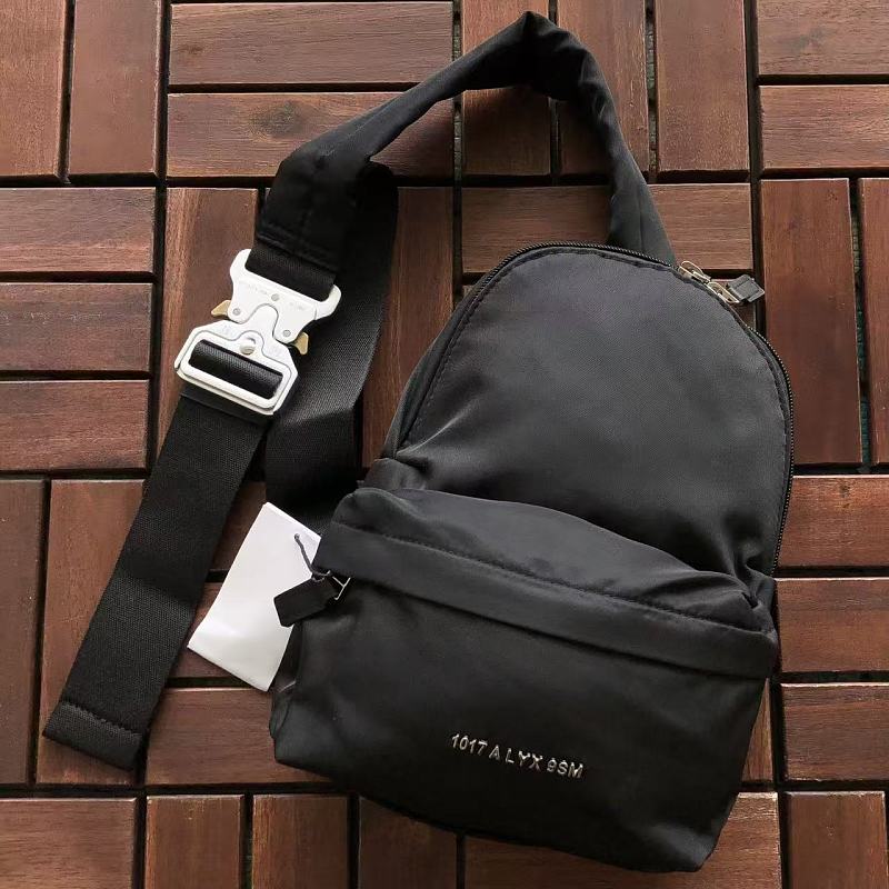 1017 ALYX 9SM BAG 55062373（长19CM*宽27CM*高6CM）