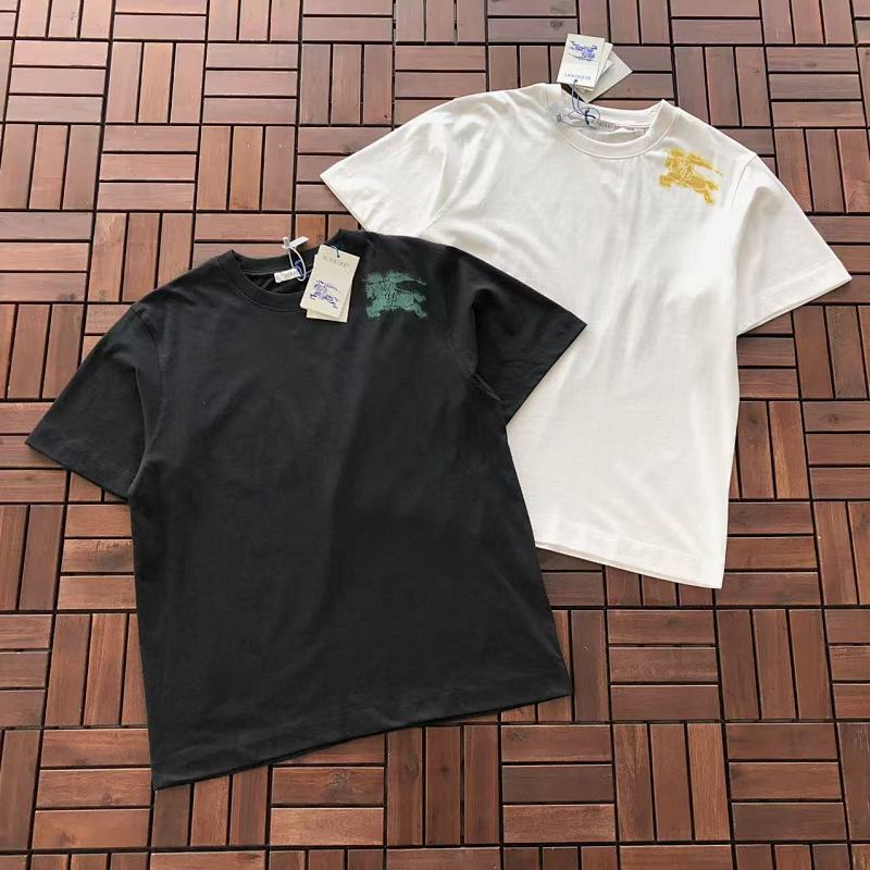 BURBERRY T-SHIRT 77040136 (im 185CM 80KG iwear size M in the photo)