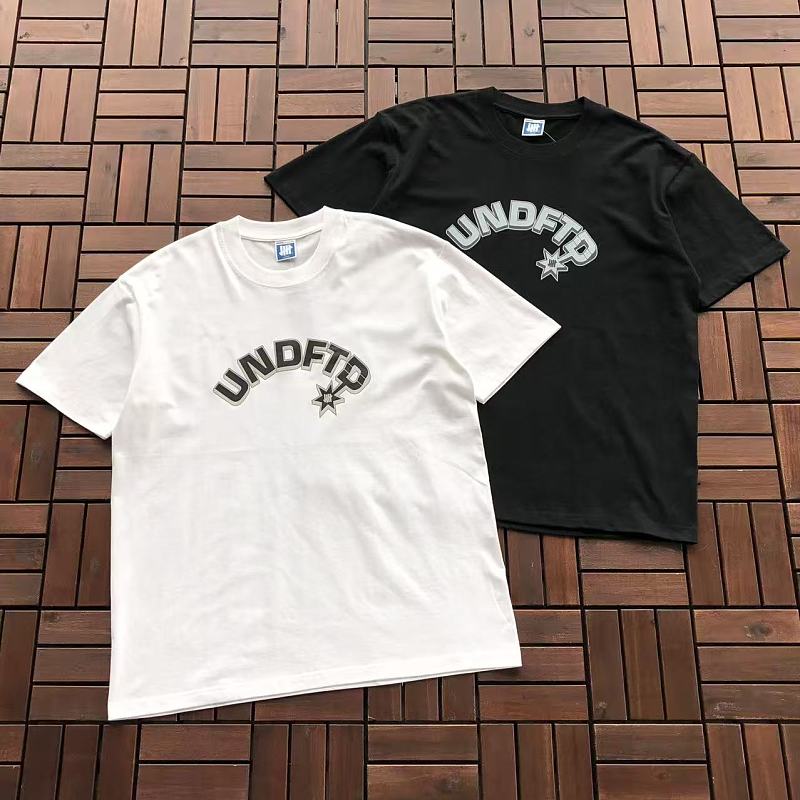 UNDEFEATED T-SHIRT 55063097 (im 180CM 68KG iwear size L in the photo)