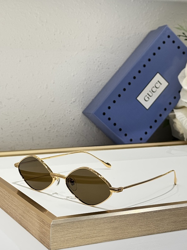 GUCCI SUNGLASSES 11122302