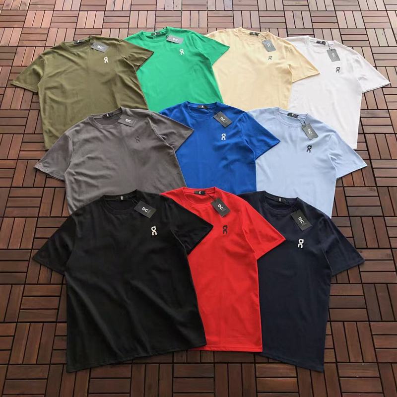 ON RUNNING T-SHIRT 22122301 (im 185CM 80KG iwear size L in the photo)