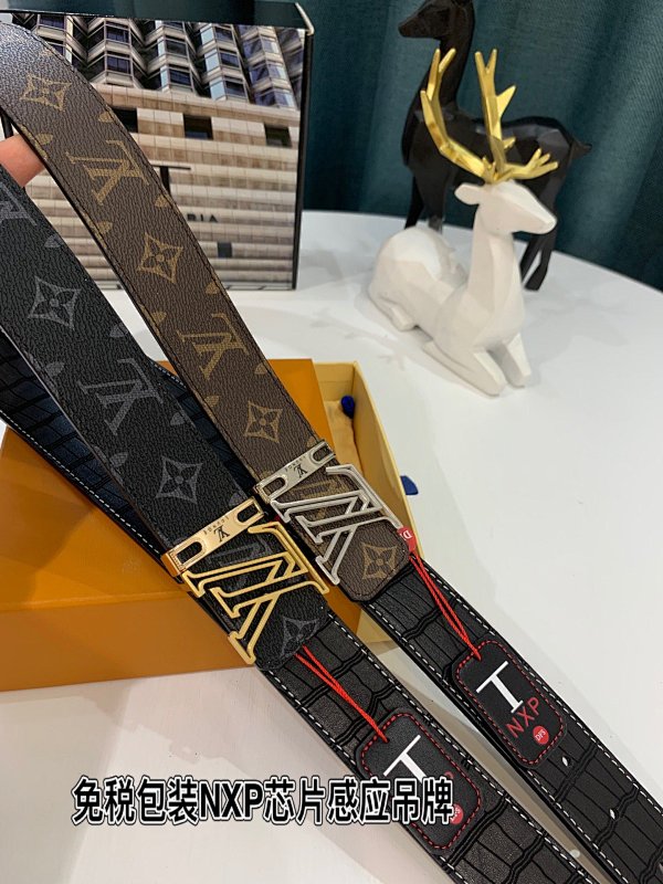 顶级皮带，原厂顶级香港免税T礼盒🎁（NXP吊牌感应可识别官网，正版防伪芯片） 正品开模L 字母板扣精钢五金， 镂空精钢内穿扣头 🐂🐂 法国进口pvc面料，新品pvc面料格子老花，