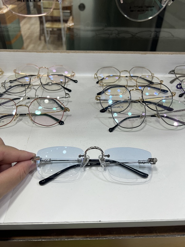 QC : Light blue gradient tinted prescription sun lens