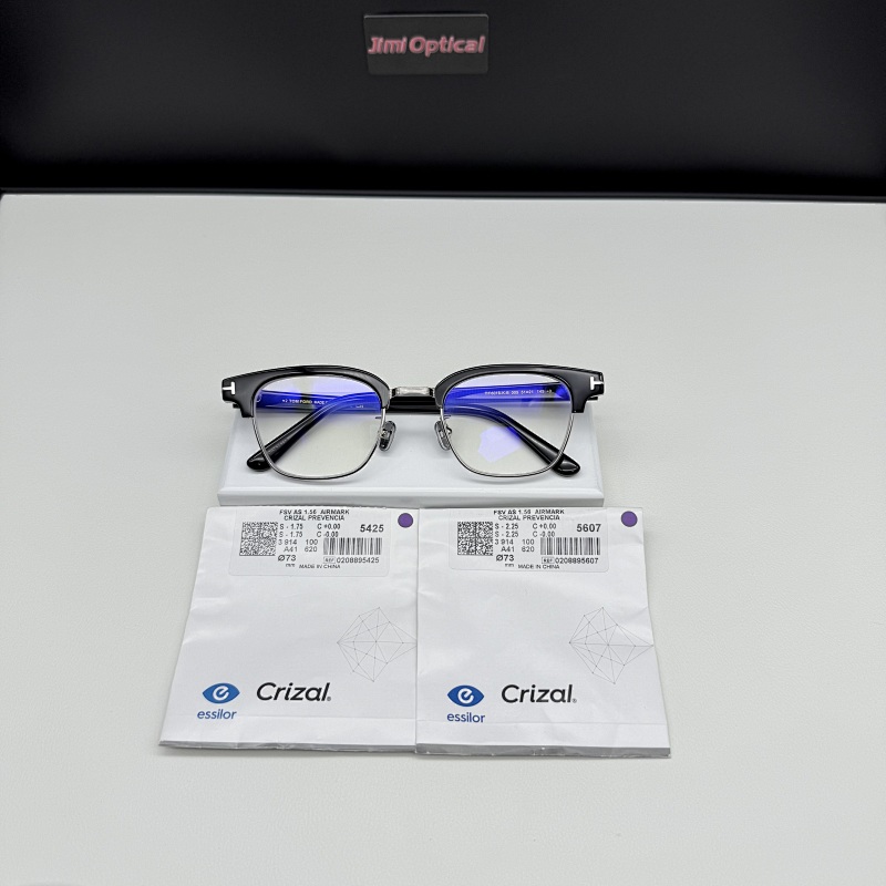 ESSILOR 1.56 Crizal Prevencia 非球面超薄依视路钻晶A4