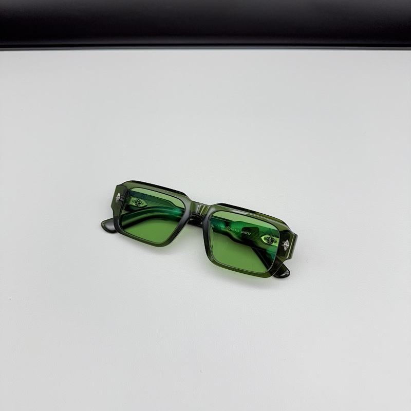QC : CH8232（Photochromic lenses）
