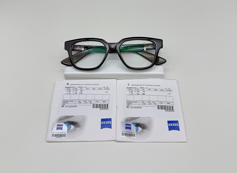 ZEISS Single Vision AS 1.6 PhotoFusion X Extra Grey