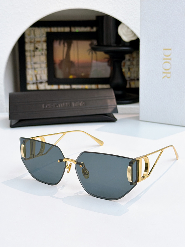 30MONTAIGNE B3U | SIZE：65-14-135