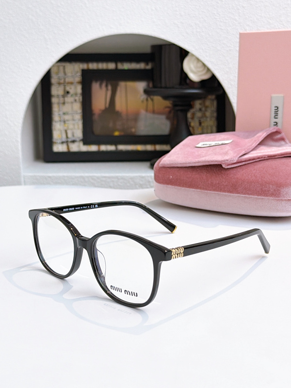 VMU 03W | SIZE：53-17-140,BG