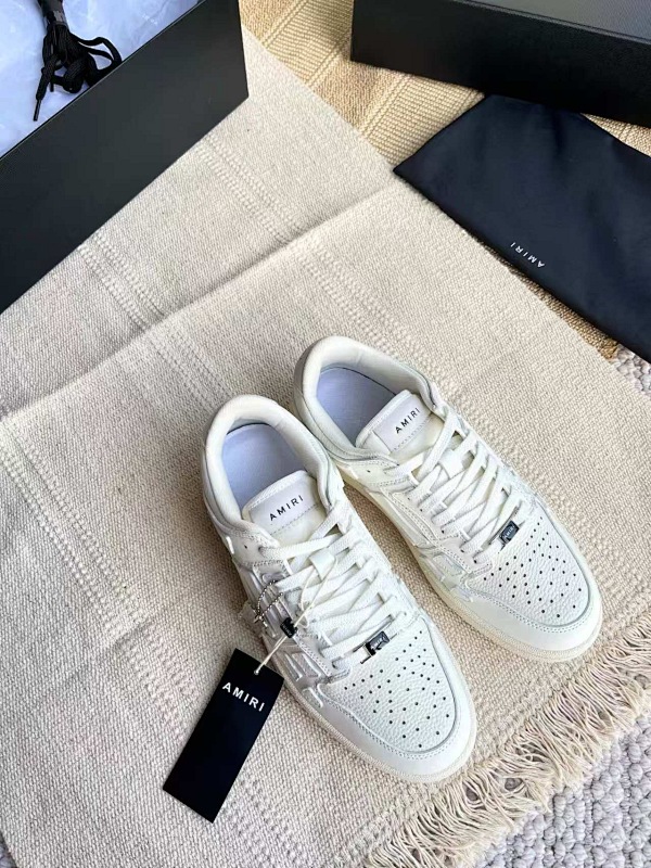 AM11