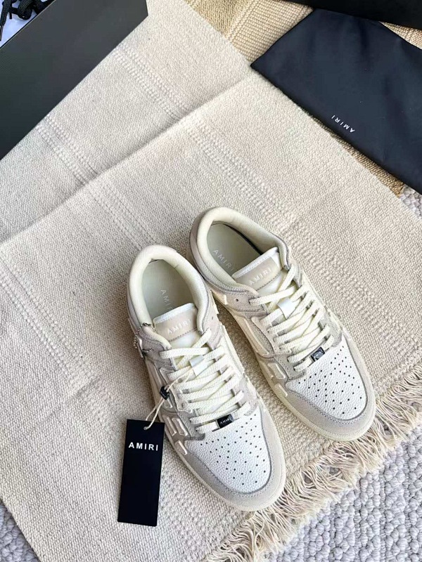 AM12
