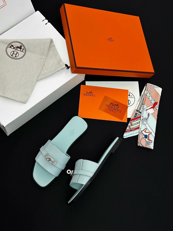 He23