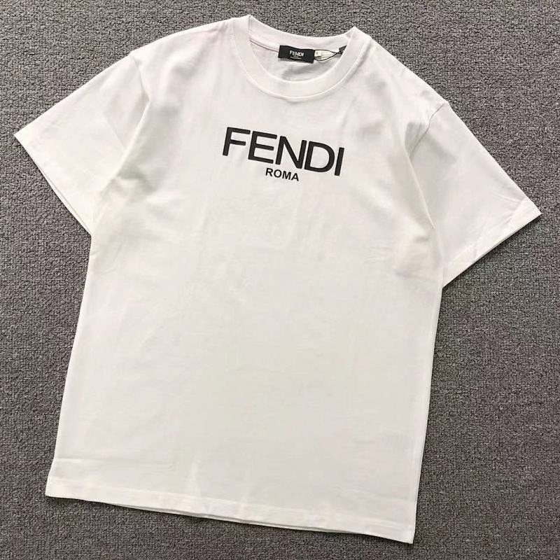 FENDI T-SHIRT 5231913070（im 170cm 60kg i wear size XS in the phot）