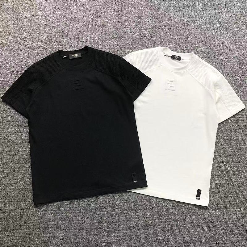 FENDI T-SHIRT 3204140121（im 170cm 60kg i wear size S in the phot）