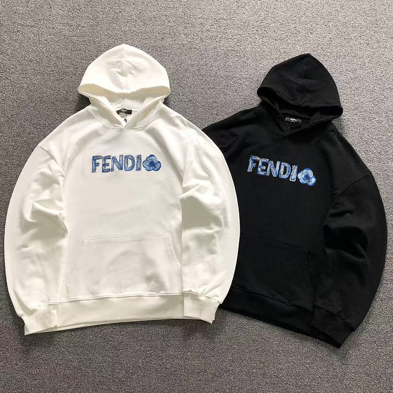 FENDI HOODIE 4208211101（im 170cm 60kg i wear size XL in the phot）