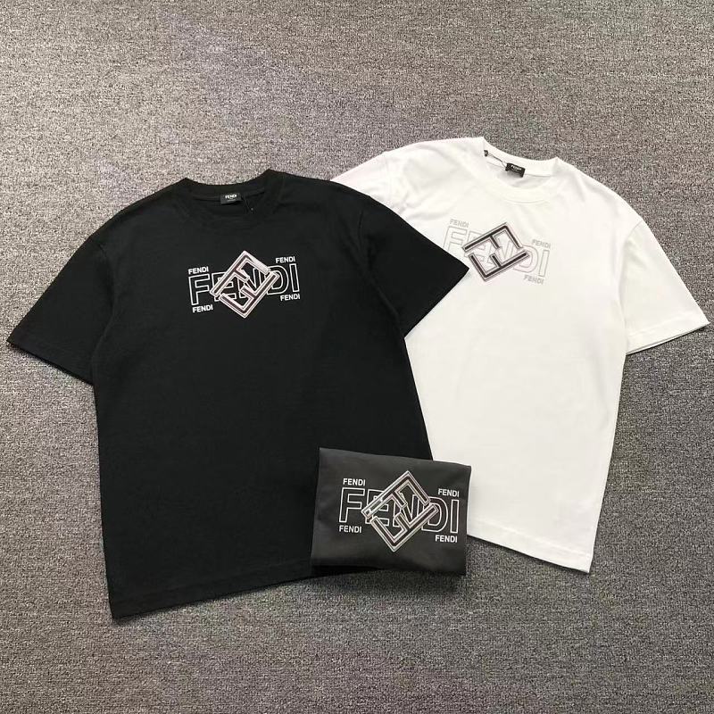 FENDI T-SHIRT 52070916147（im 170cm 60kg i wear size L in the phot）