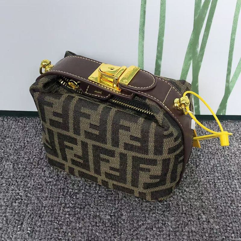 FENDI BAG 4105141775 ( 长18CM*宽11CM*11CM)
