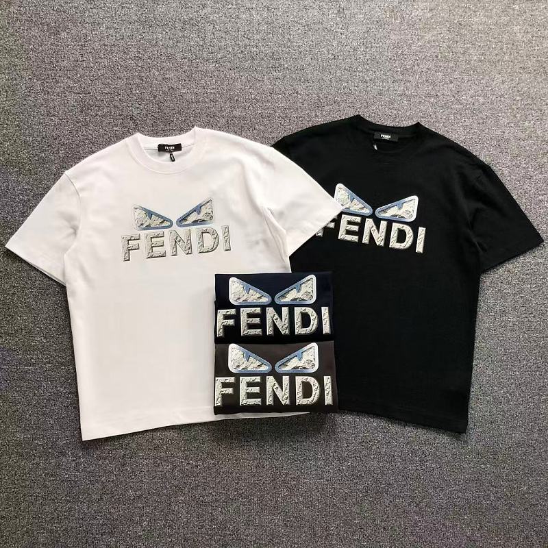 FENDI T-SHIRT 52070732147（im 170cm 60kg i wear size M in the phot）