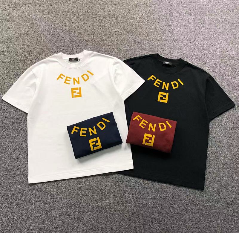 FENDI T-SHIRT 592021147（im 170cm 60kg i wear size M in the phot）
