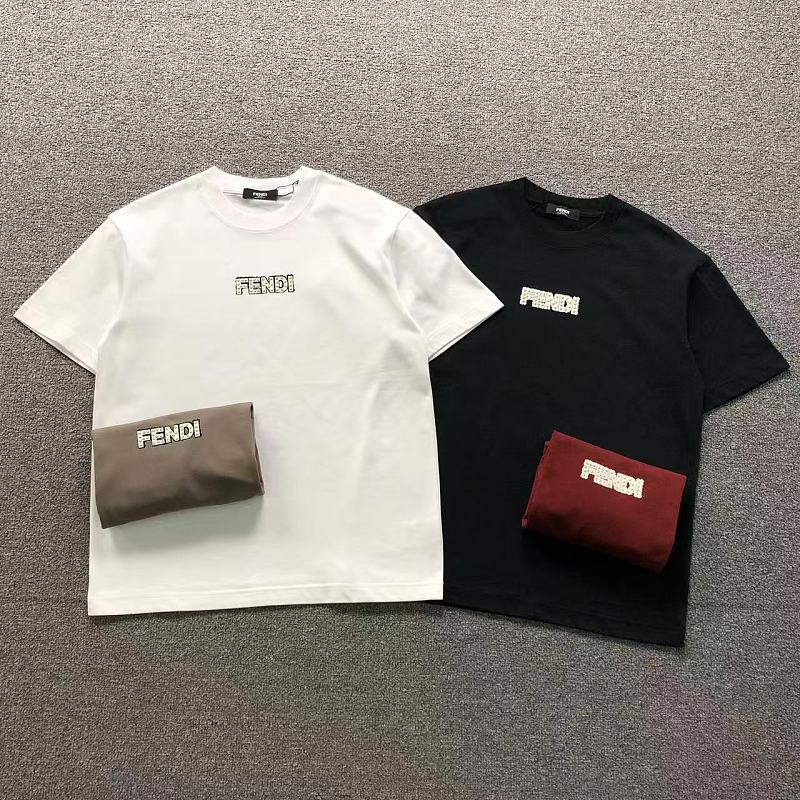 FENDI T-SHIRT 5251236147（im 170cm 60kg i wear size M in the phot）