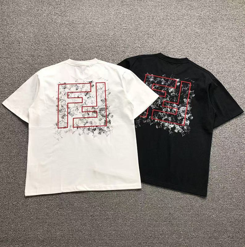 FENDI T-SHIRT 3203121320（im 170cm 60kg i wear size M in the phot）