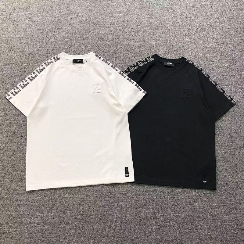 FENDI T-SHIRT 311210321（im 170cm 57kg i wear size XS in the phot）