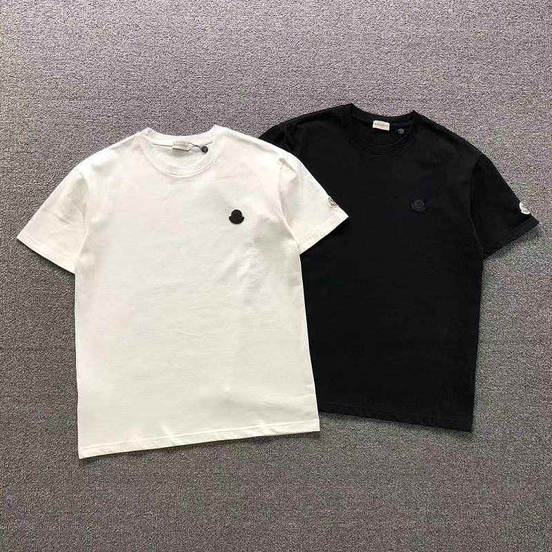 MONCLER T-SHIRT 22042643125（im 170cm 60kg i wear size M in the phot）
