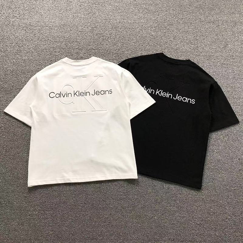 CALVIN KLEIN T-SHIRT 42062409001（im 170cm 60kg i wear size S in the phot）