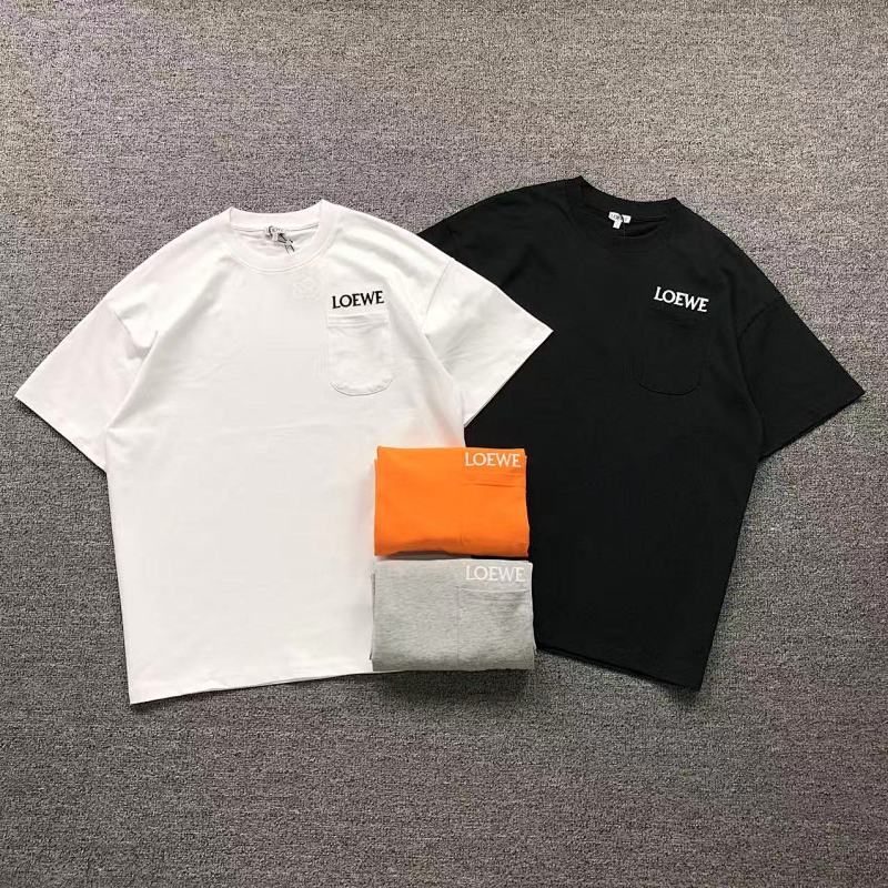 LOEWE T-SHIRT 3201212703（im 170cm 60kg i wear size S in the phot）