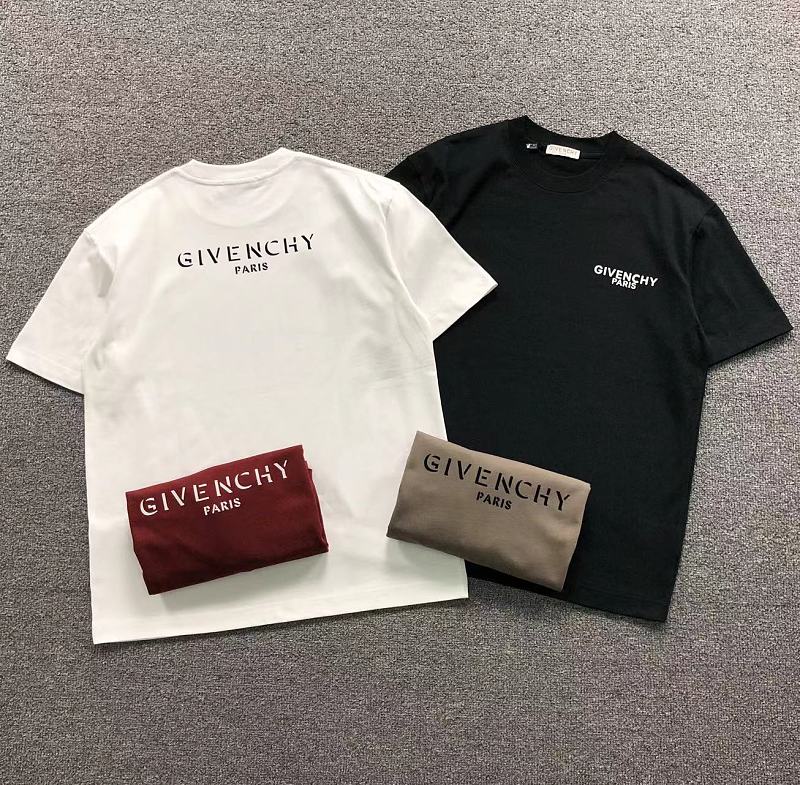 GIVENCHY T-SHIRT 5242523150（im 170cm 60kg i wear size M in the phot）