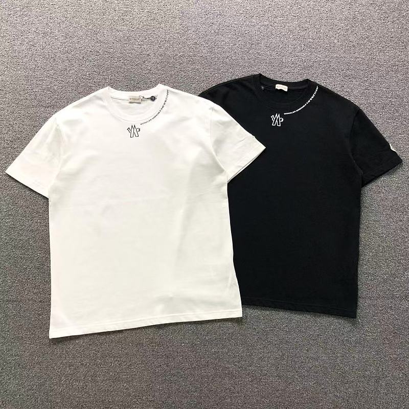 MONCLER T-SHIRT 22042635125（im 170cm 60kg i wear size M in the phot）