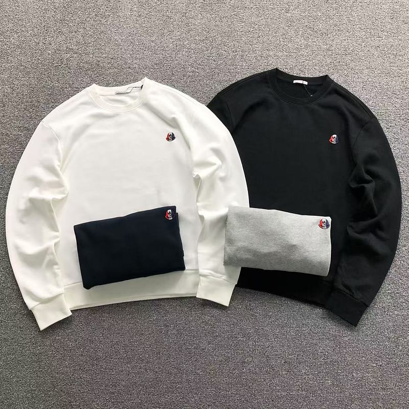 MONCLER HOODIE 3106270603（im 170cm 60kg i wear size L in the phot）