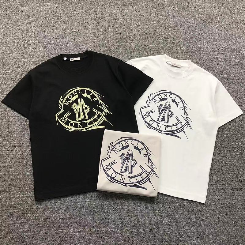 MONCLER T-SHIRT 524243019（im 170cm 60kg i wear size M in the phot）