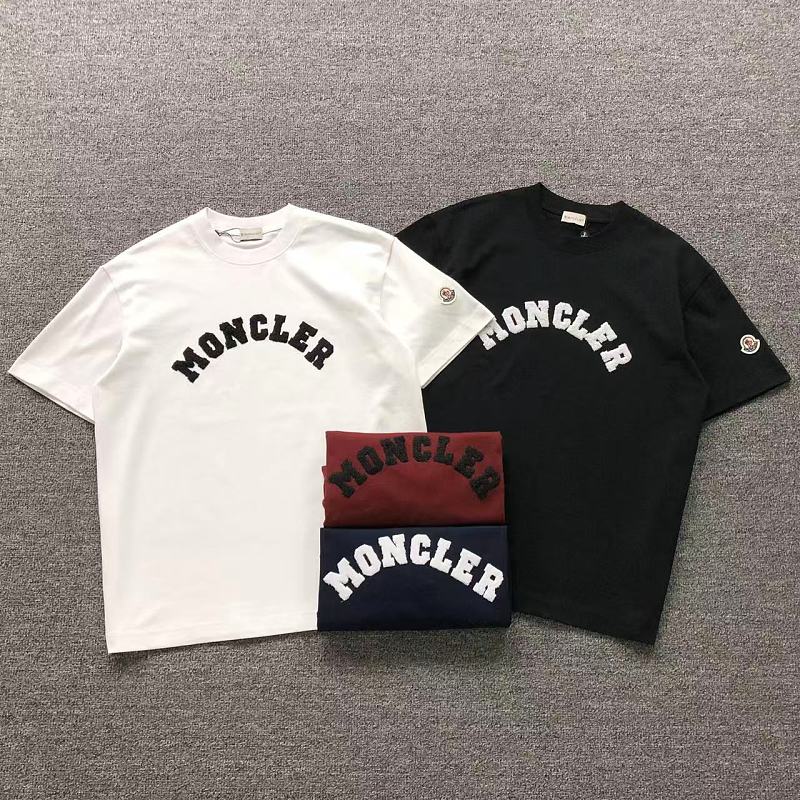 MONCLER T-SHIRT 521731147（im 170cm 60kg i wear size M in the phot）