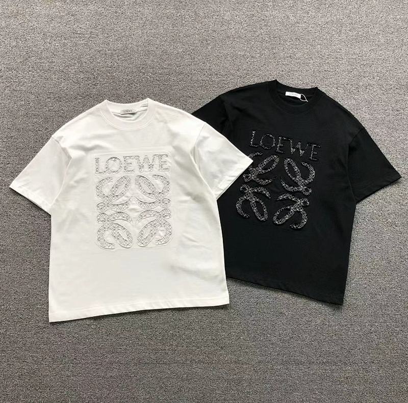 LOEWE T-SHIRT 214081321（im 170cm 60kg i wear size S in the phot）