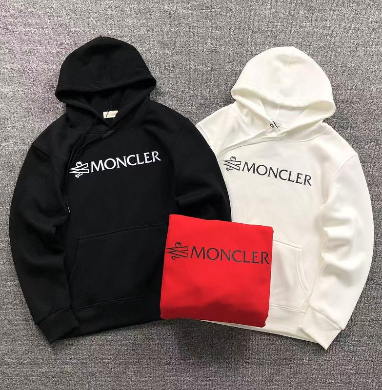 MONCLER HOODIE 2112101301（im 170cm 60kg i wear size M in the phot）