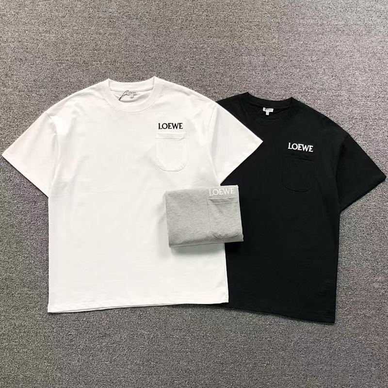 LOEWE T-SHIRT 5201176319（im 170cm 60kg i wear size XS in the phot）
