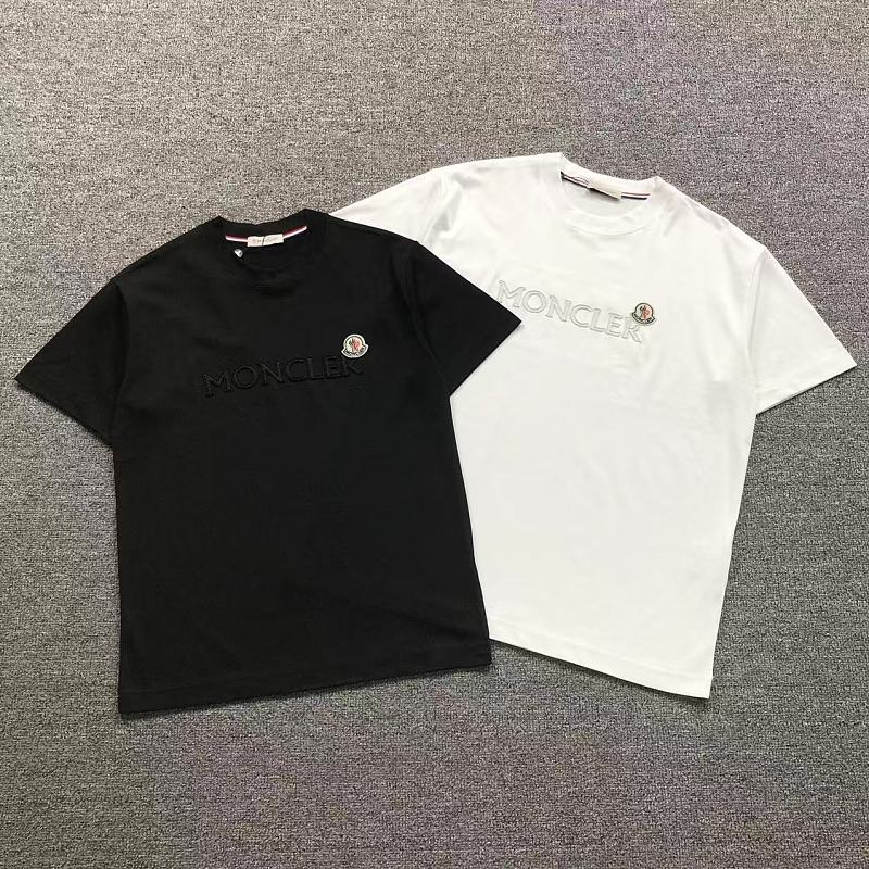 MONCLER T-SHIRT 525222481（im 170cm 60kg i wear size S in the phot）