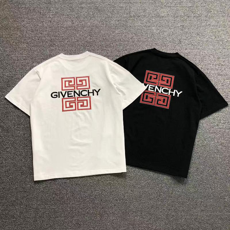GIVENCHY T-SHIRT 3203121020（im 170cm 60kg i wear size M in the phot）