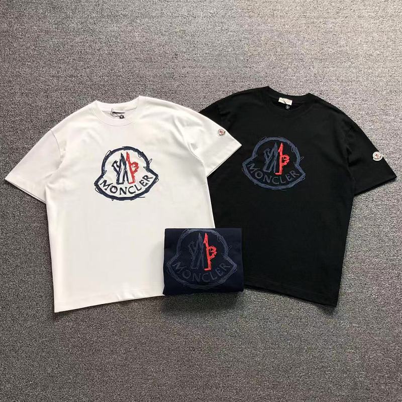 MONCLER T-SHIRT 5252204147（im 170cm 60kg i wear size L in the phot）