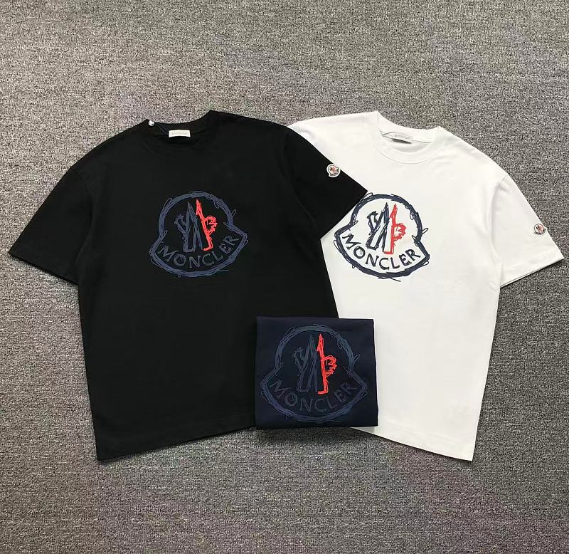 MONCLER T-SHIRT 3205042421（im 170cm 60kg i wear size L in the phot）