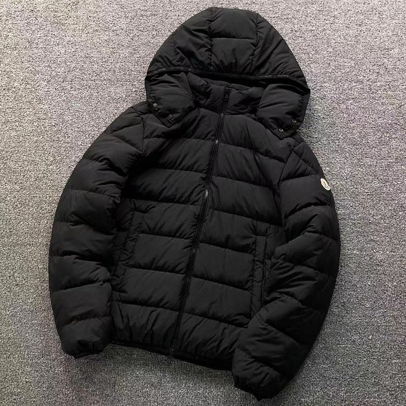 MONCLER DOWN JACKETS 1111121404（im 170cm 60kg i wear size M in the phot）